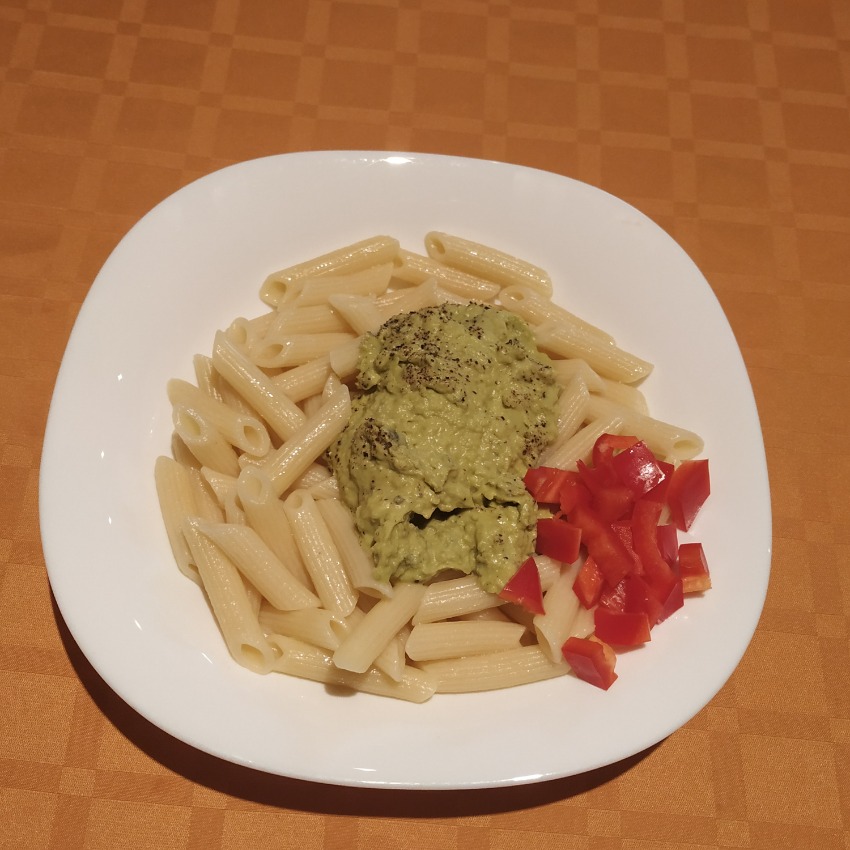 Bezelye Pesto Soslu Makarna
